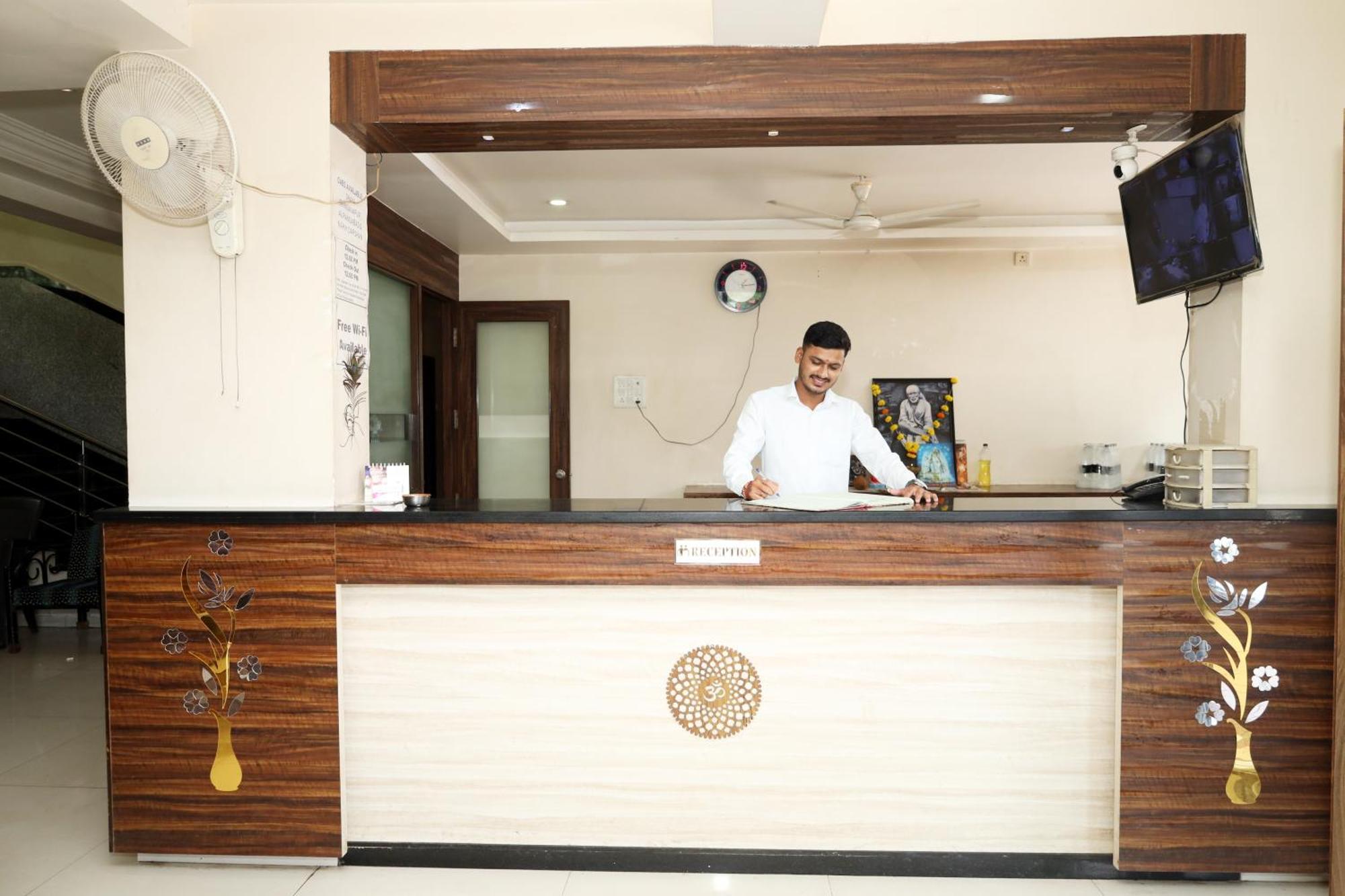 Hotel Sachidanand Shirdi Exterior photo